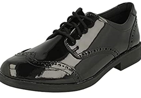 Clarks: Stil und Komfort im Schweizer Schuhmarkt auf dem Vormarsch